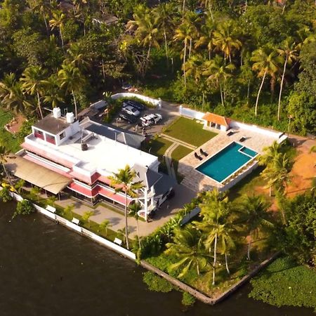 Alappuzha Vembanad Village Backwater Resort מראה חיצוני תמונה