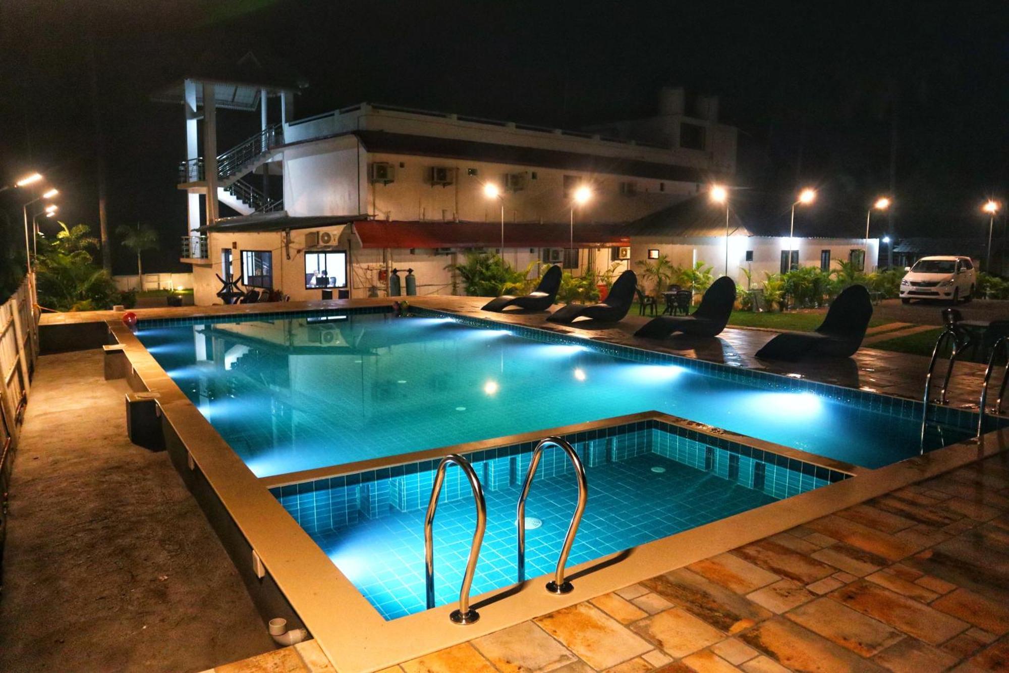 Alappuzha Vembanad Village Backwater Resort מראה חיצוני תמונה