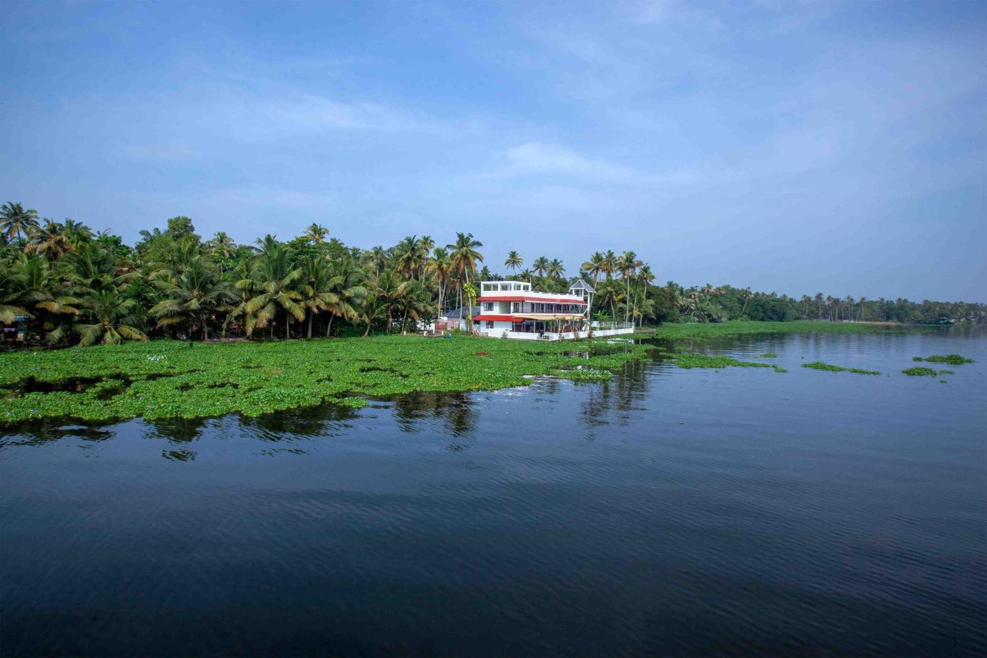 Alappuzha Vembanad Village Backwater Resort מראה חיצוני תמונה