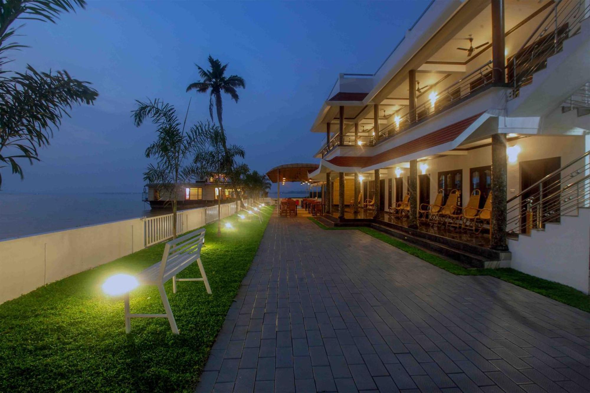 Alappuzha Vembanad Village Backwater Resort מראה חיצוני תמונה