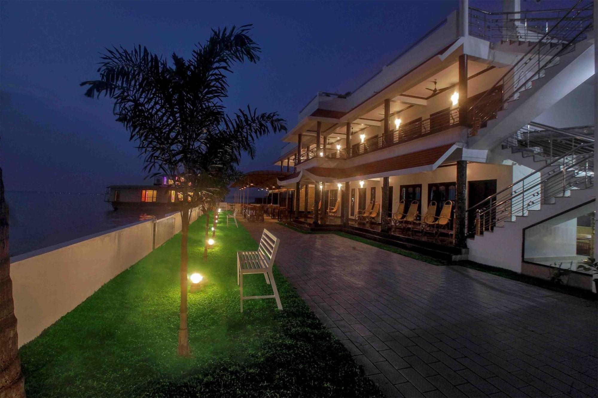 Alappuzha Vembanad Village Backwater Resort מראה חיצוני תמונה